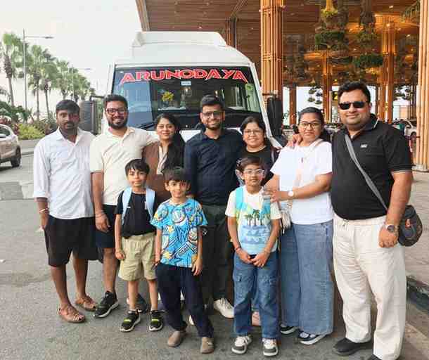 10 seater tempo traveller in bangalore