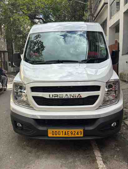 9 seater force urbania rent in bangalore